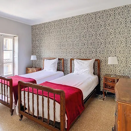 アパート Carcasses *